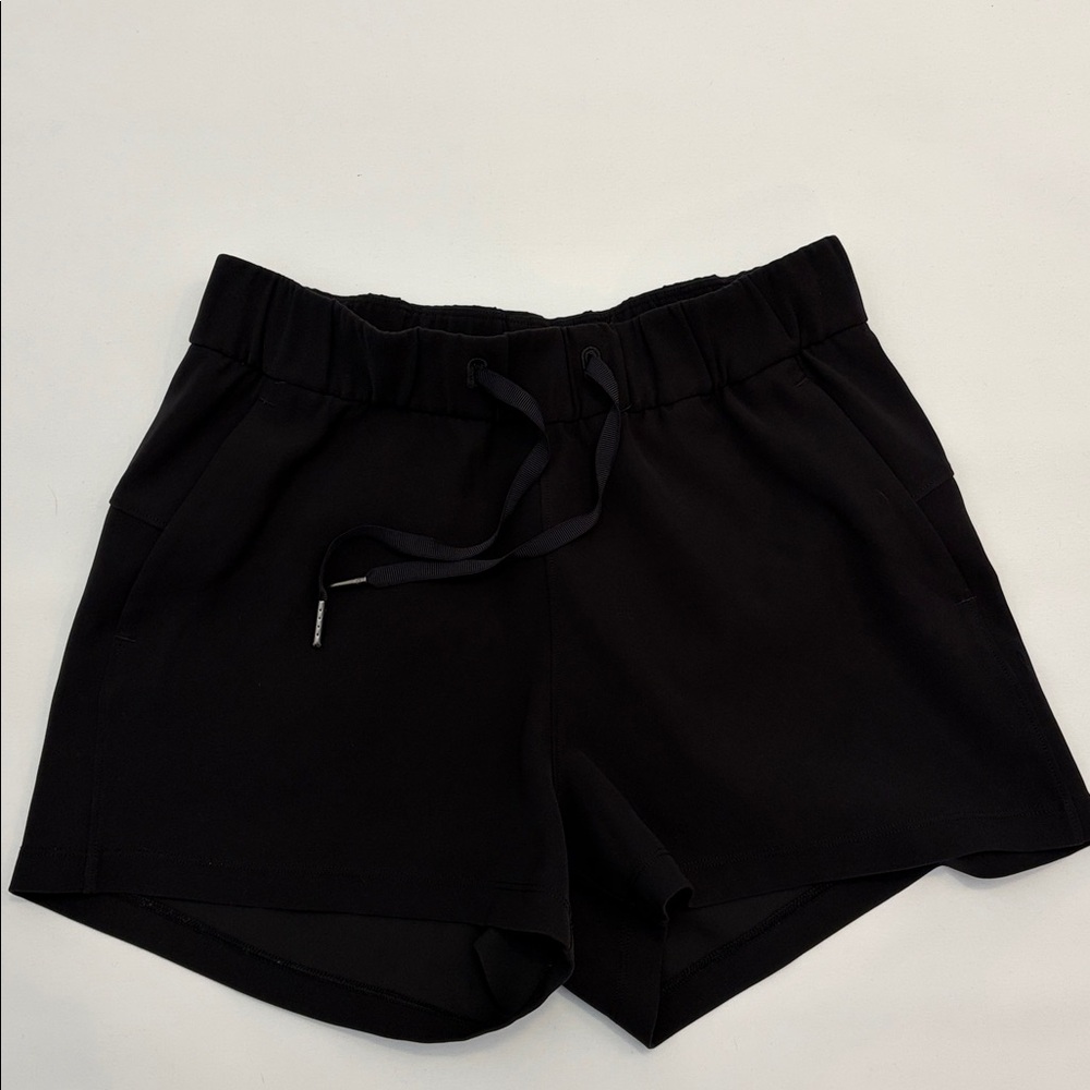Lululemon Women’s Shorts Black On The Fly Shorts Elastic Waist size 4 - Picture 5 of 11